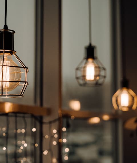 Montaż lamp, gniazd i włączników